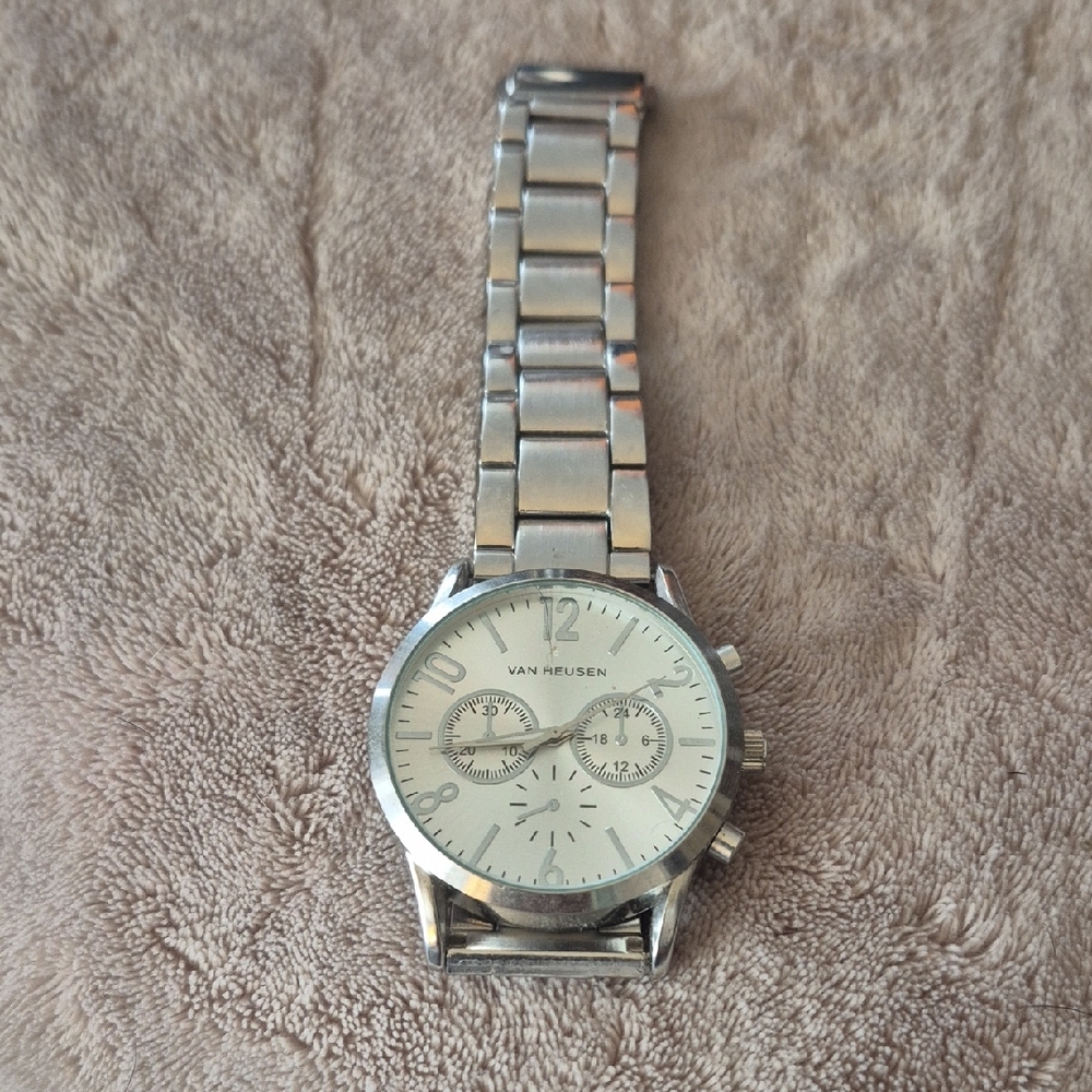 Watch - Picture 1 of 2